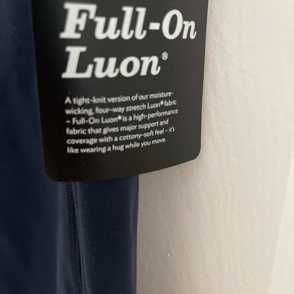 BNWT - lululemon crop leggings - size 6 - Picture 4 of 4